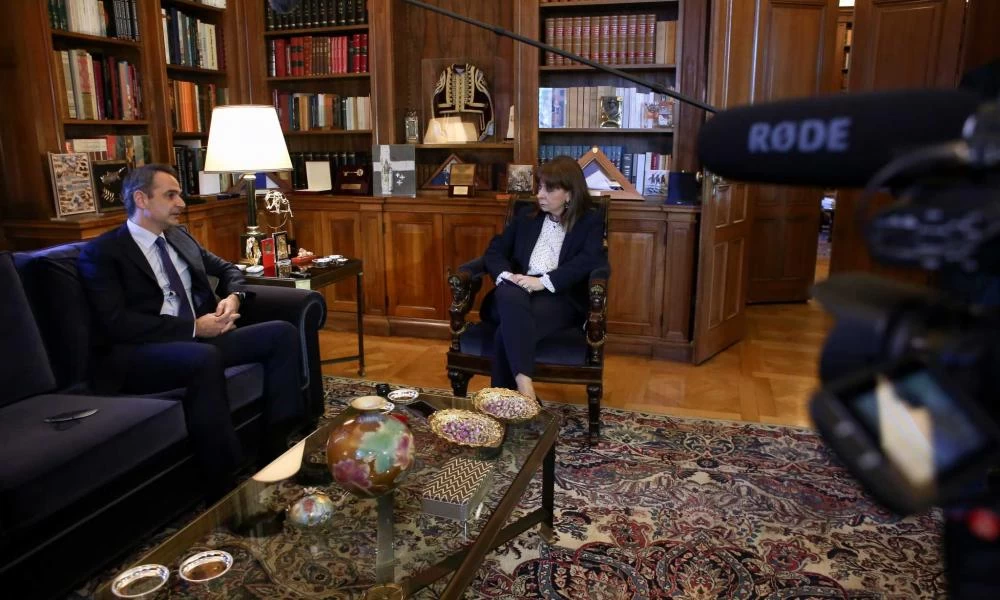 Συνάντηση Μητσοτάκη - Σακελλαροπούλου: Είμαστε έτοιμοι για όλα - Η Βουλή ενημερώνεται την Τρίτη